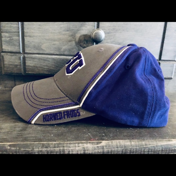 Men’s TCU Hat one size fits all. Velcro adjustment - Picture 2 of 2